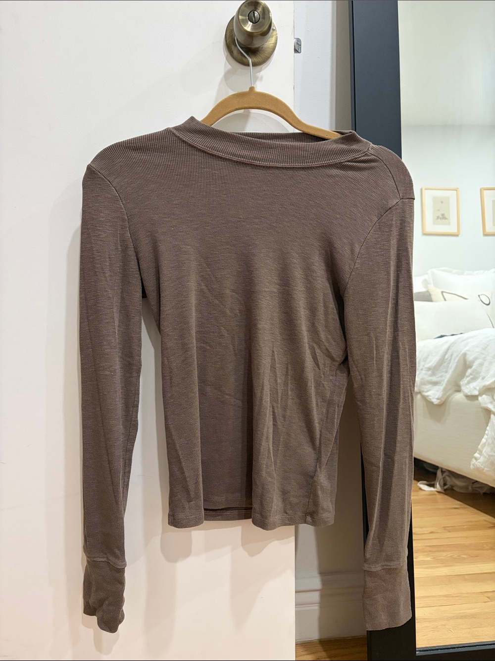 GAP Long-Sleeve Ribbed Crew Top in Taupe Brown